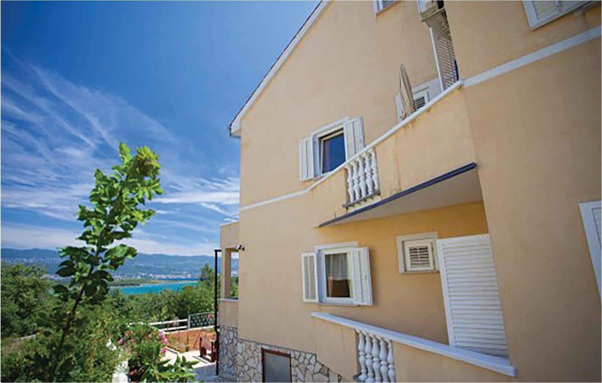 Amazing Apartment In Malinska With Kitchen Exterior photo